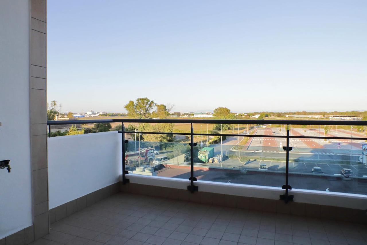 Bilocale Con Vista Sull'Aeroporto - Comodo Per Il Viaggio Fiumicino Exterior photo